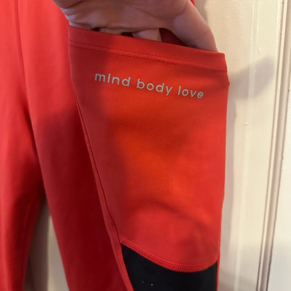 Peace Love World Mind Body Love Color Block Leggings XLP red/black with pockets - Picture 3 of 14